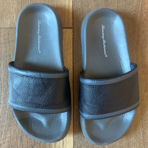 Tommy Bahama Boy’s Lightweight Slip On - Picture 1 of 6